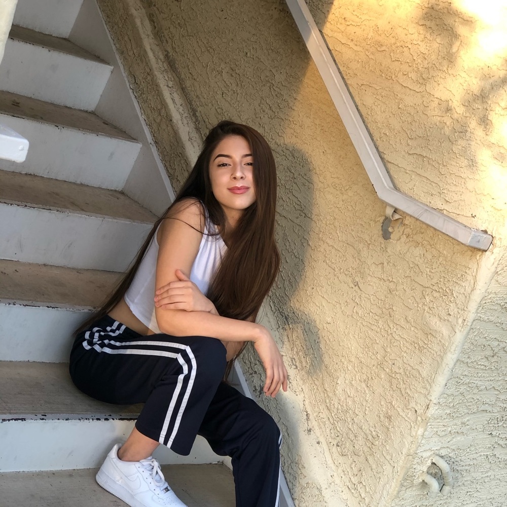 Meet your Posher, Emely